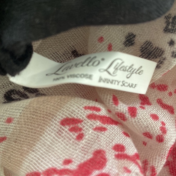 Lavello Lifestyle Infinity Scarf With Aztec Design Black/Cream/Maroon - Picture 5 of 5